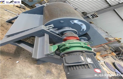 湿式磁选机，湿式筒式磁选机方便我们的生产_钒钛铁矿湿式筒式磁选机方便我们的生产型号参数及磁场强度