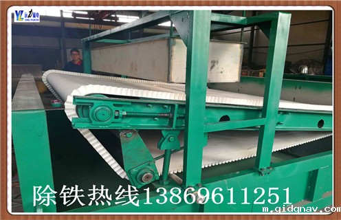 CT干式磁选机 强永磁滚筒 磁选机 干选磁选滚筒6018,好用的taptap游戏官网电脑版,远力生产的taptap游戏官网电脑版适用于冶金矿山,矿山加工等企事业单位和个人用户,用于选择磁性矿物微粒,或者去除非磁性矿物混合磁性矿物. 　　1.永磁体筒式磁选机的表面磁场强度远高于普通永磁体磁选机的表面磁场强度.易于操作,管理和维护,并且在各种磁选机中使用时具有明显的节能和省电性能.taptap游戏官网电脑版的磁筒可以配备三种槽,即半逆流槽(CTB),下游槽  (CTS)和逆流槽(CTN),以满足不同的分选要求.